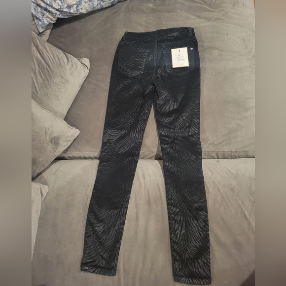 Ted Baker Dehbra Zebra Skinny Jeans in Black Velvet SZ 25 - Picture 6 of 6